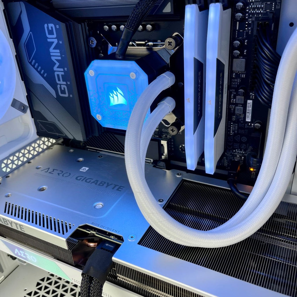 IGaming Core i7 14700KF | RTX 4070/4070 Ti | 32GB DDR5 Corsair Capellix Pro