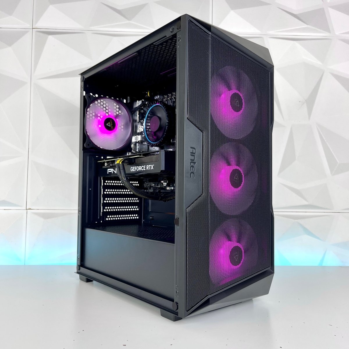 Intel Core i5/i7, RTX 4060 to 4070 Super, 32GB DDR5, AX61 Elite Case