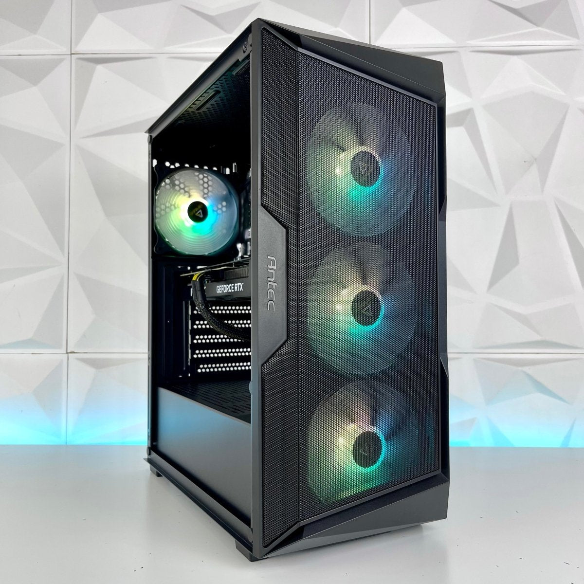 Intel Core i5/i7, RTX 4060 to 4070 Super, 32GB DDR5, AX61 Elite Case