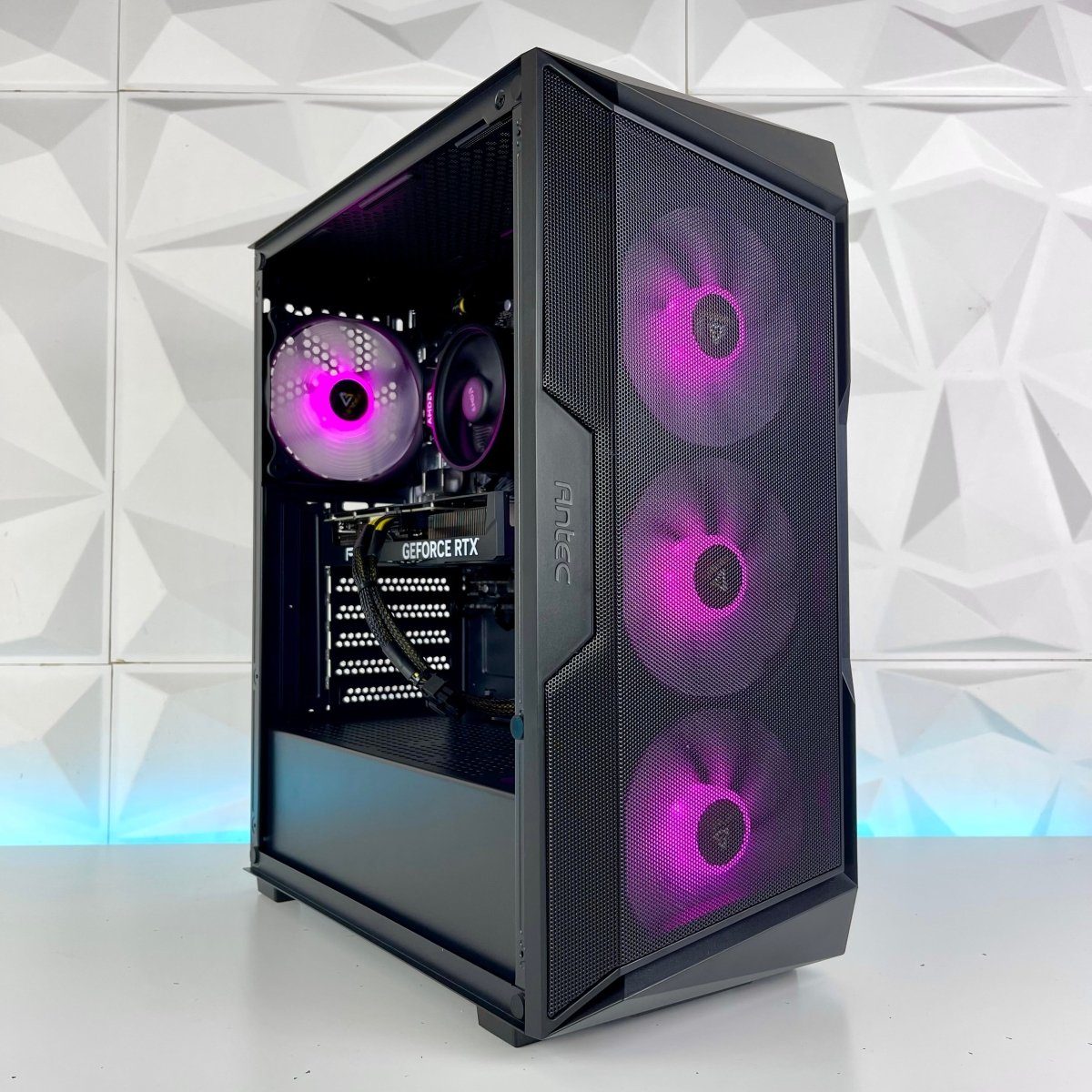 Intel Core i5/i7, RTX 4060 to 4070 Super, 32GB DDR5, AX61 Elite Case