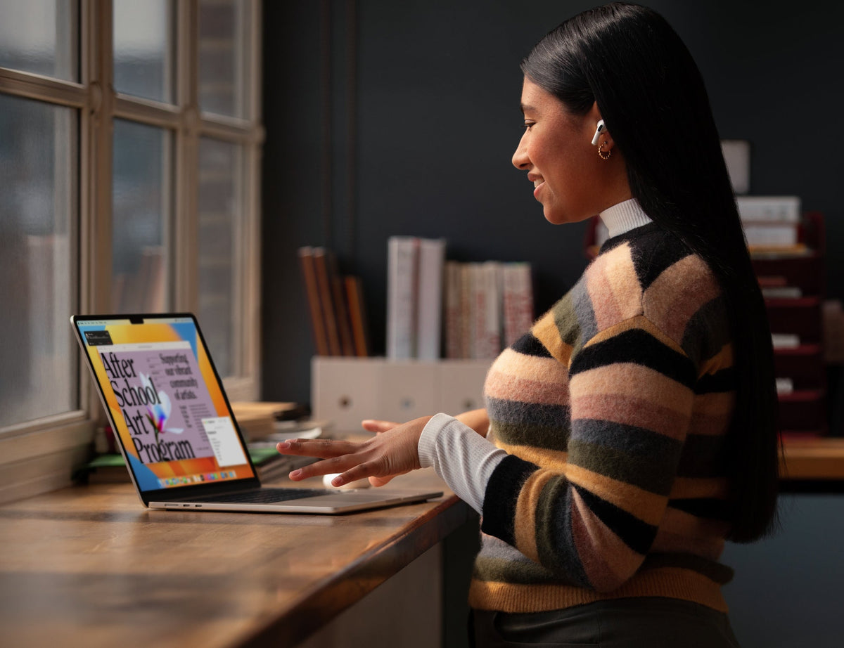 Macbook Air 15" (2023) MQKV3PP/A (Starlight) | M2 Chip | 8-Core CPU | 10-Core GPU | 8GB RAM | 512GB SSD