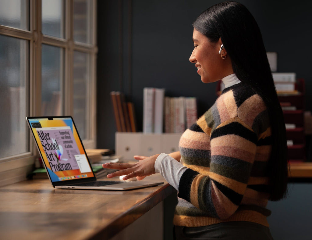 Macbook Air 15" (2023) MQKU3PP/A (Starlight) | M2 Chip | 8-Core CPU | 10-Core GPU | 8GB RAM | 256GB SSD