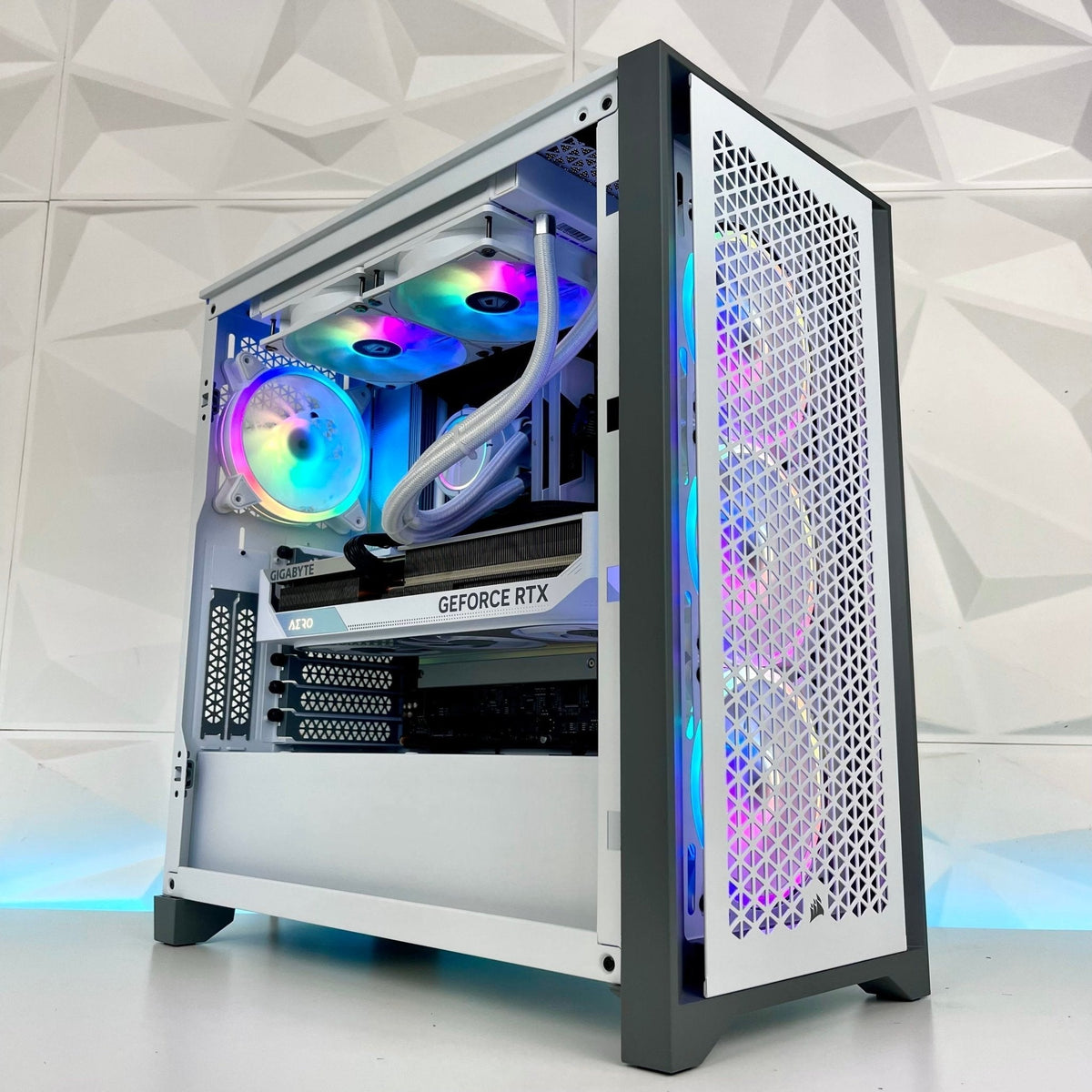 Gaming PC Ryzen 7 7700X RTX 4070 Ti 32GB DDR5